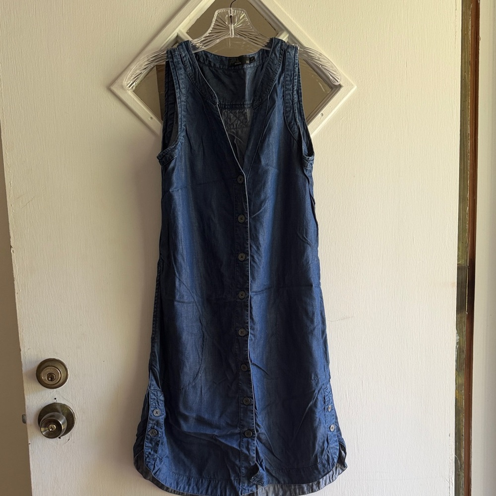 Prana Sleeveless Button-Front Denim Dress in Blue. Size XS